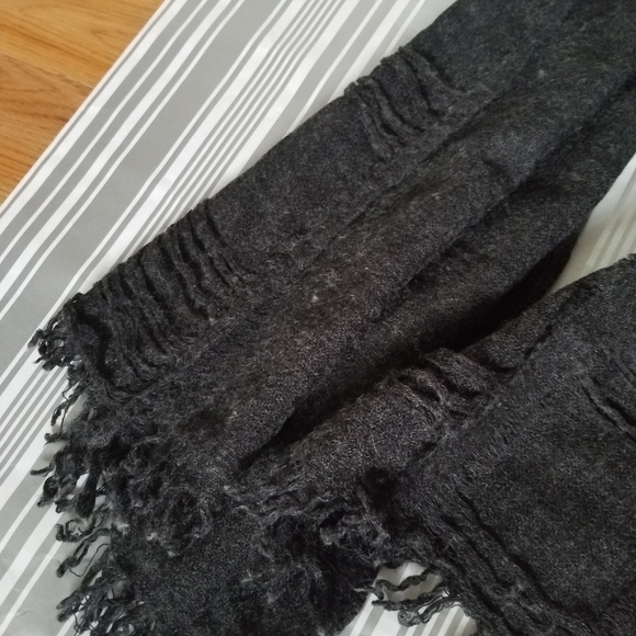 American Eagle  Scarf - Picture 3 of 5